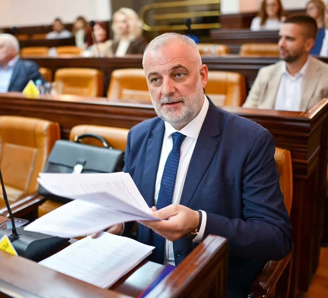 Milanović o uklanjanju ruševnih objekata: Cilj bezbjedniji i uređeniji centar grada