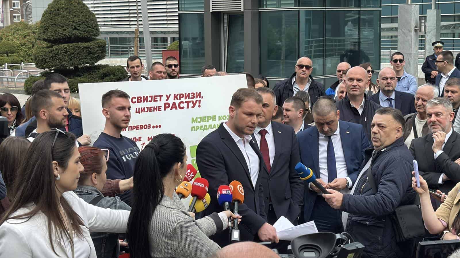 Poznato vrijeme i mjesto TV duela Stanivukovića i Minića (FOTO)