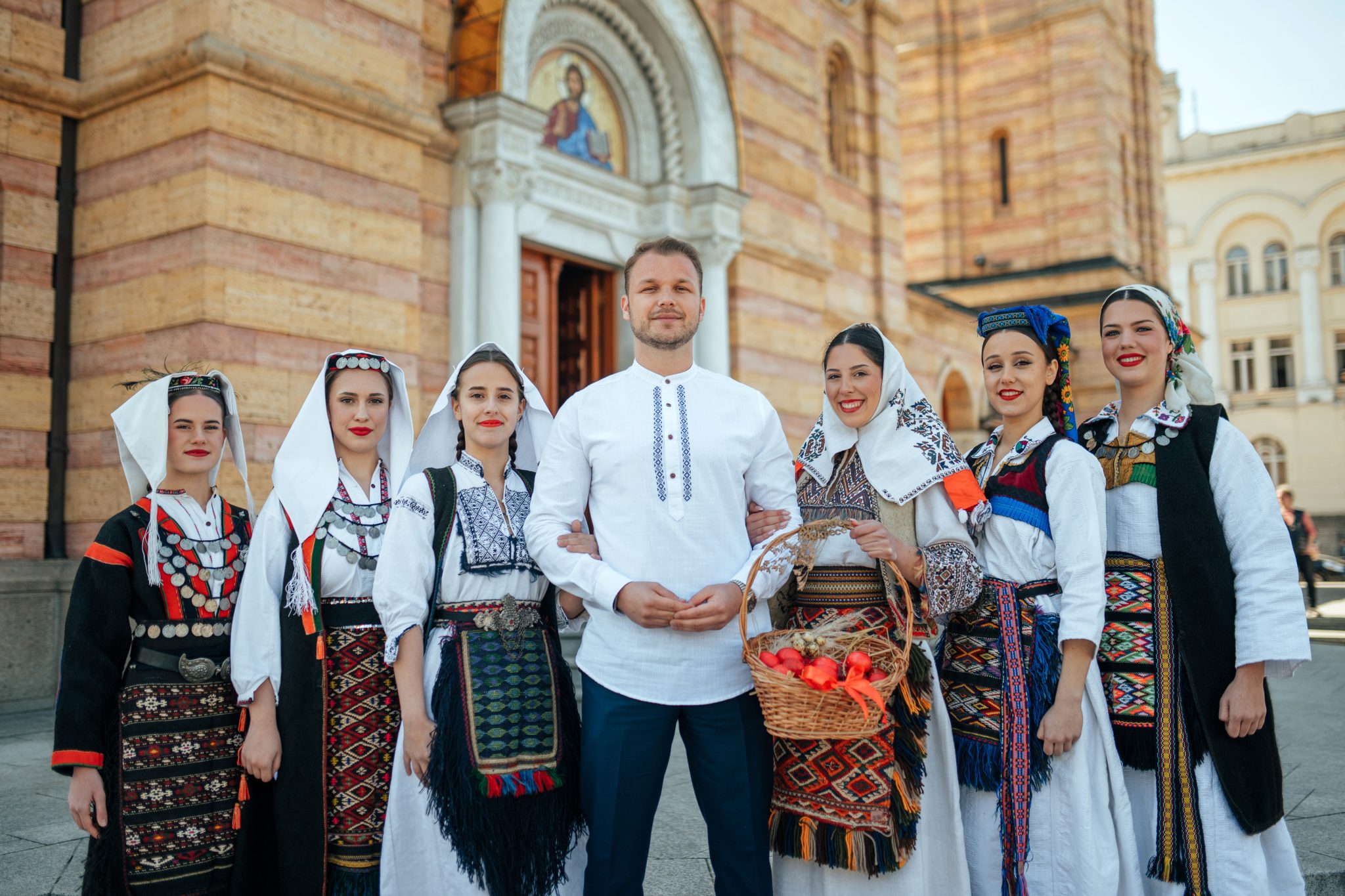 Stanivuković čestitao Vaskrs: Neka nas ovaj praznik nauči najvažnijem-vjeri, ljubavi i slozi (VIDEO)