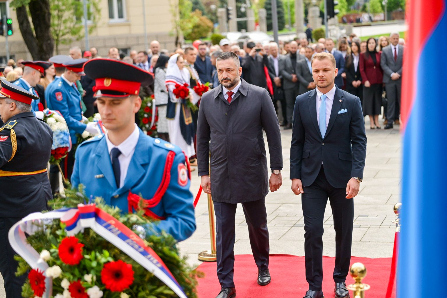 POVODOM DANA GRADA Položeni vijenci i odata počast herojima