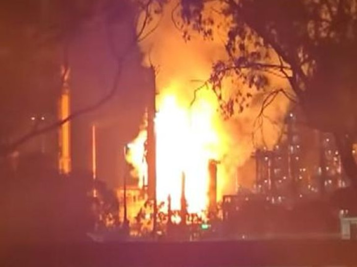 Drama u Australiji: Veliki požar u jednoj od dvije rafinerije nafte, moguće nestašice benzina