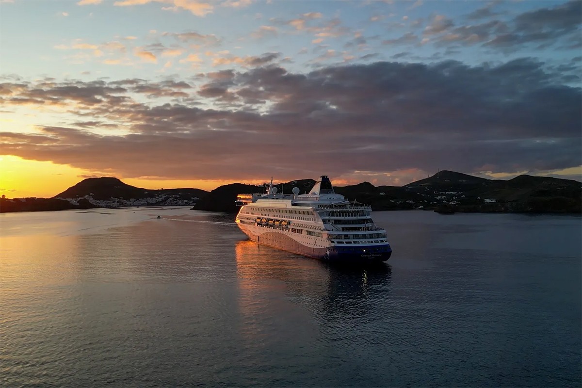 Prvi kruzer prošao Ormuskim moreuzom: Usidren bio 47 dana