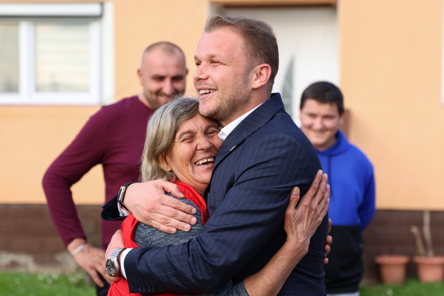 Nije zaboravio obećanje: Stanivuković ponovo kod porodice u Pelagićevu, donirao im 12 ovaca (FOTO)