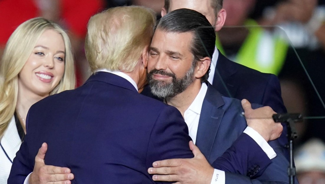Donald Tramp Mlađi sletio na banjalučki Aerodrom