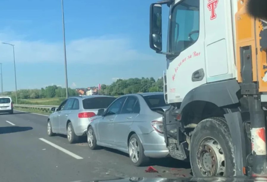 Lančani sudar na brzoj cesti Banjaluka-Laktaši
