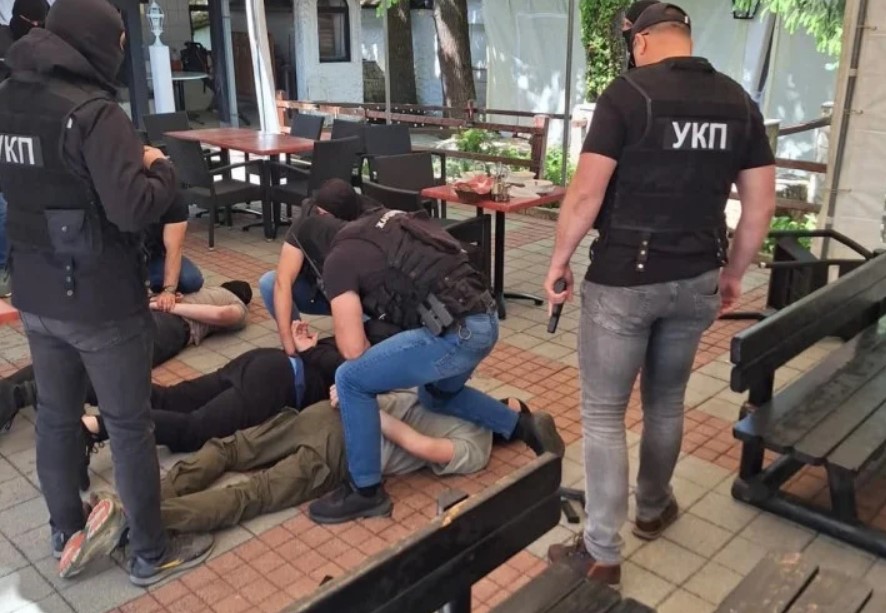 Policajac i šef vatrogasaca švercovali naoružanje