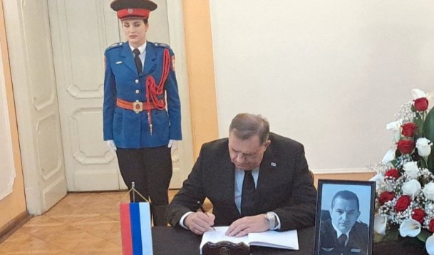 Dodik se u SUZAMA oprostio od Bobana Kusturića