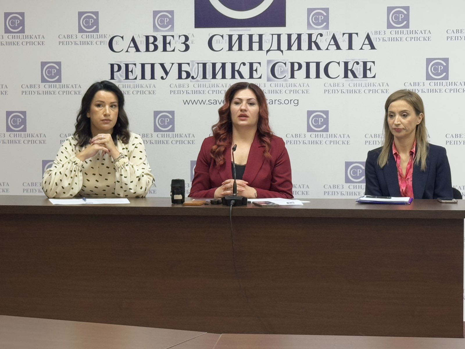 Sindikat traži hitne izmjene zakona: Žene ne smiju ostati bez naknada, godišnjeg i regresa