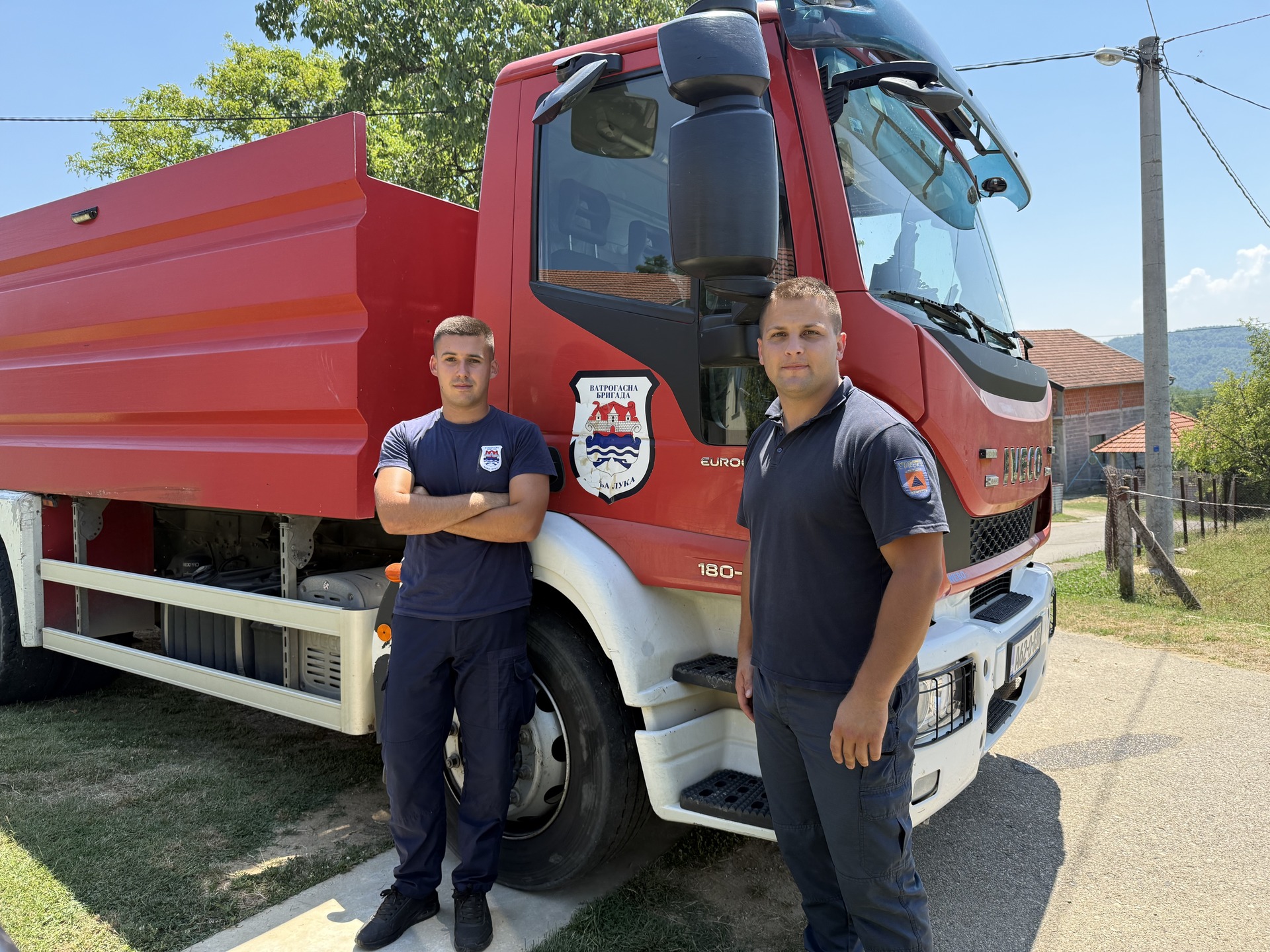 Civilna zaštita Banjaluke cisternama doprema vodu ugroženim domaćinstvima (FOTO)