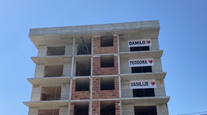 Obezbijeđena tri stana za djecu stradalog sveštenika