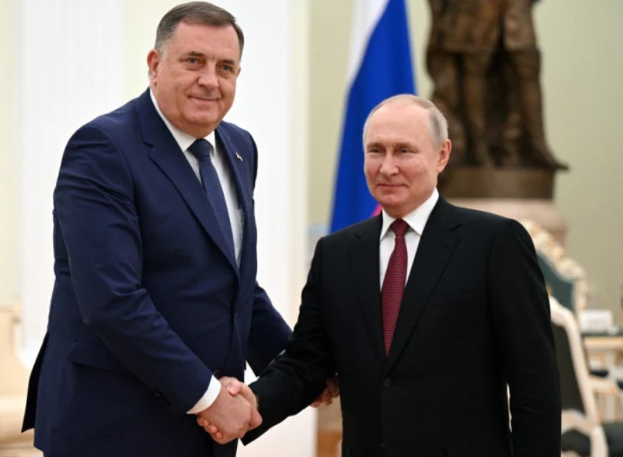 Dodik čestitao Putinu Dan Rusije
