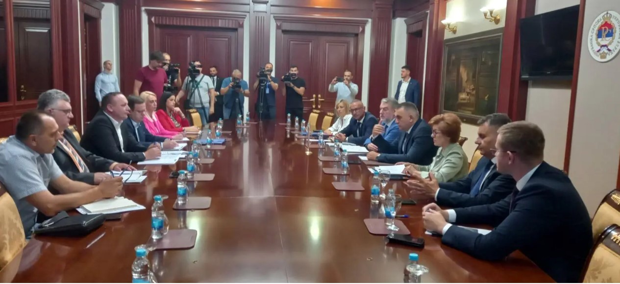 Sastanak Minića i Stankovića: Veće dnevnice za rad nedjeljom