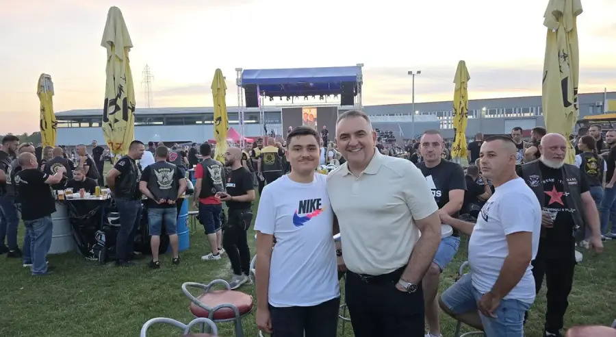 Minić u Obudovcu sa članovima moto-kluba “Soko”