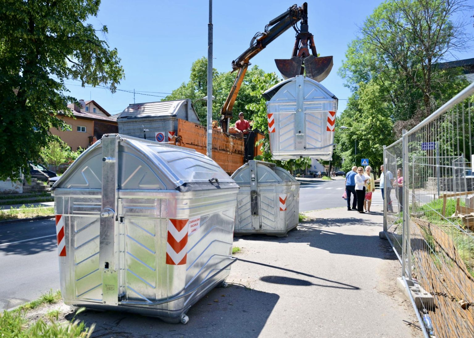 Banjaluka nabavlja 100 novih kontejnera, prvi već postavljeni