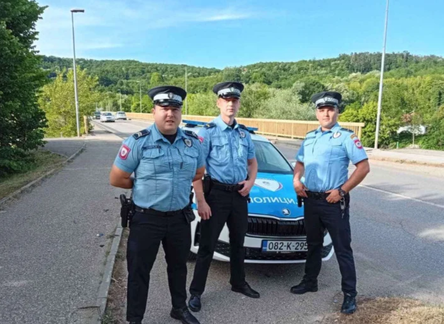 Policajci spriječili muškarca da skoči u Vrbas