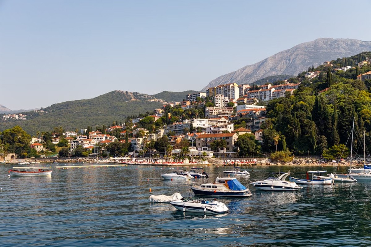 Važno za sve turiste: Na snazi nova stroža pravila u Herceg Novom