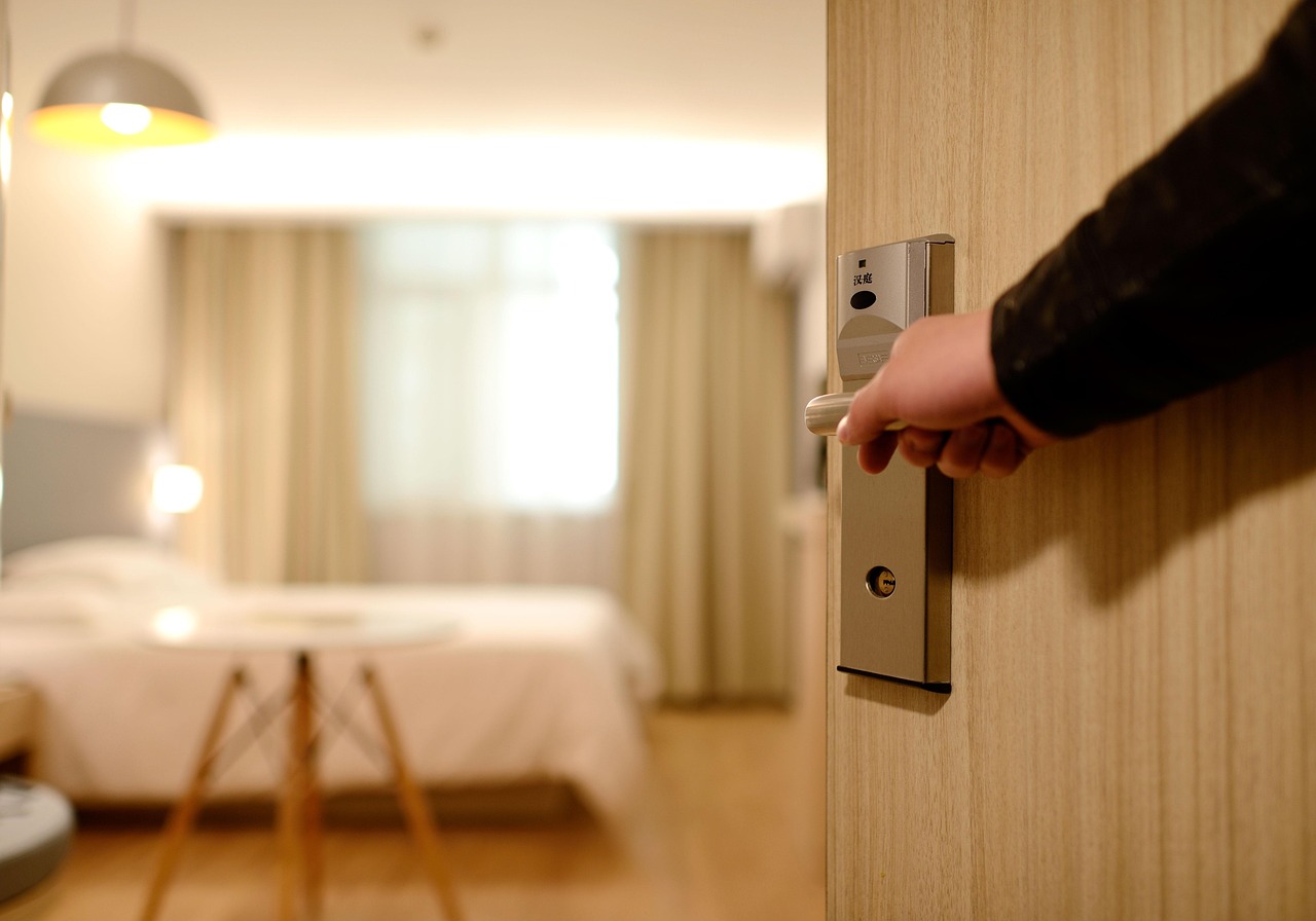 Napustio hotel u Banjaluci bez plaćanja: Nijemac osumnjičen za prevaru