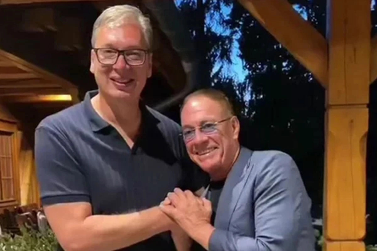 Vučić ugostio Žan Klod Van Dama: “Izgubio sam u obaranju ruku”