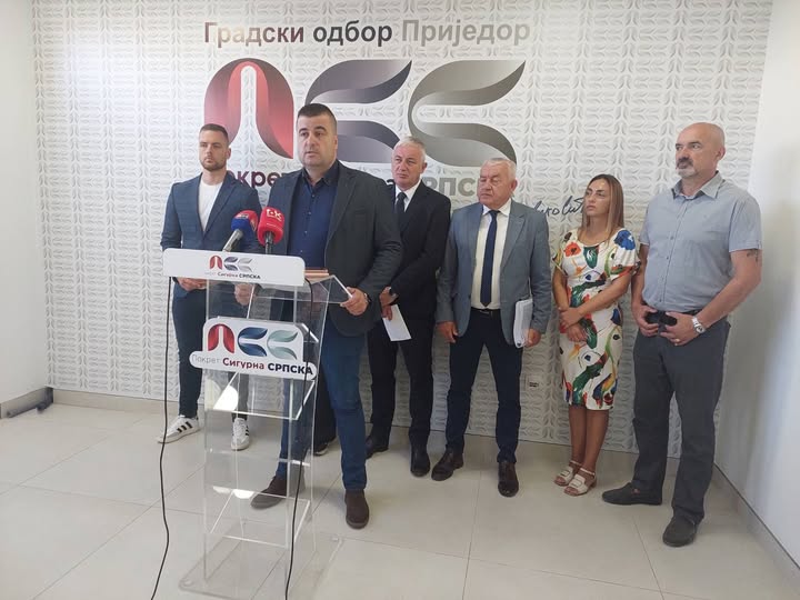 Vučkovac oštro po Vladi RS: Ismijali Vrhovni sud da zaštite privatne bagere!