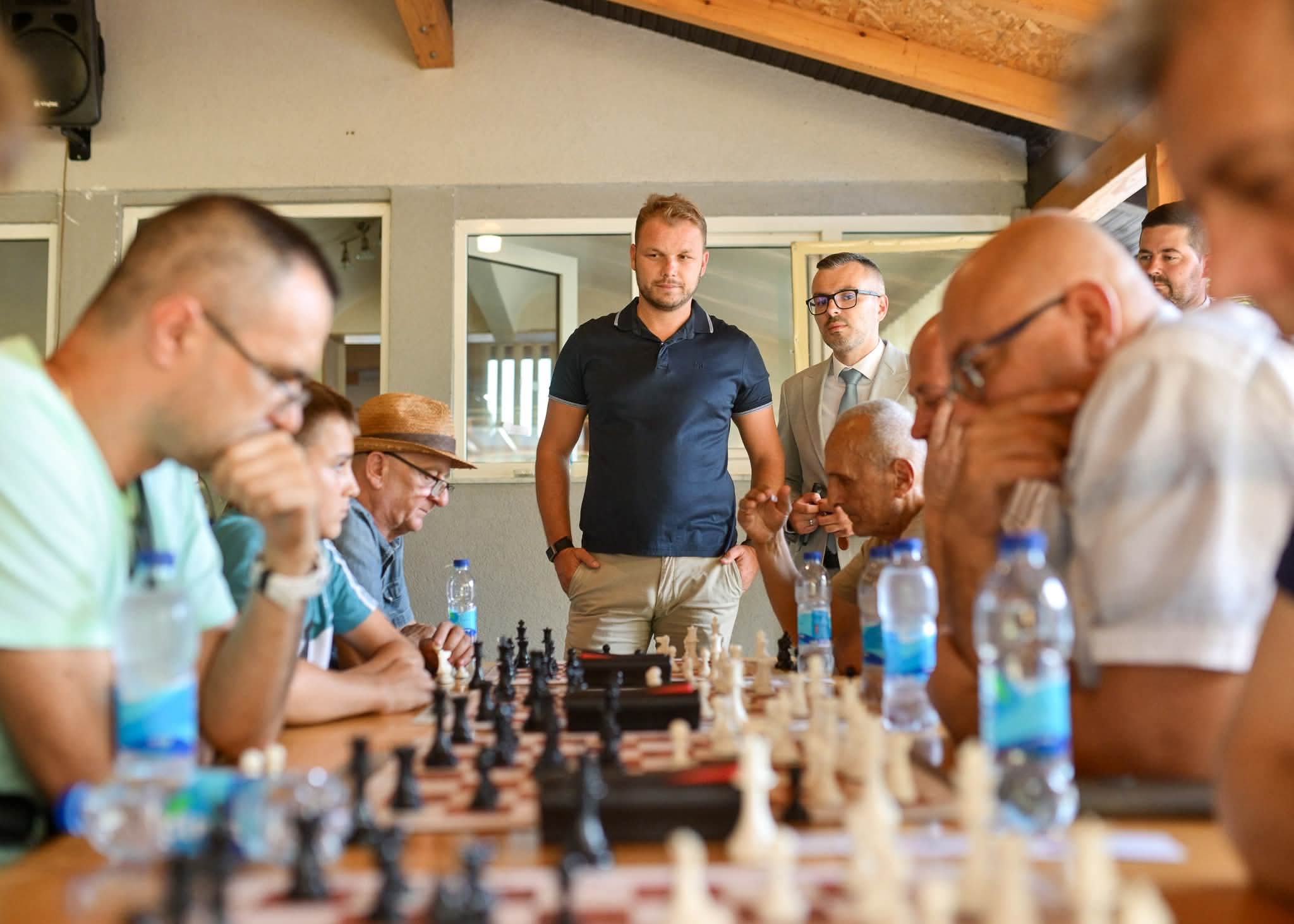 “Korak ka tradiciji” Stanivukvović podržao prvi šahovski turnir u Ribniku (FOTO)