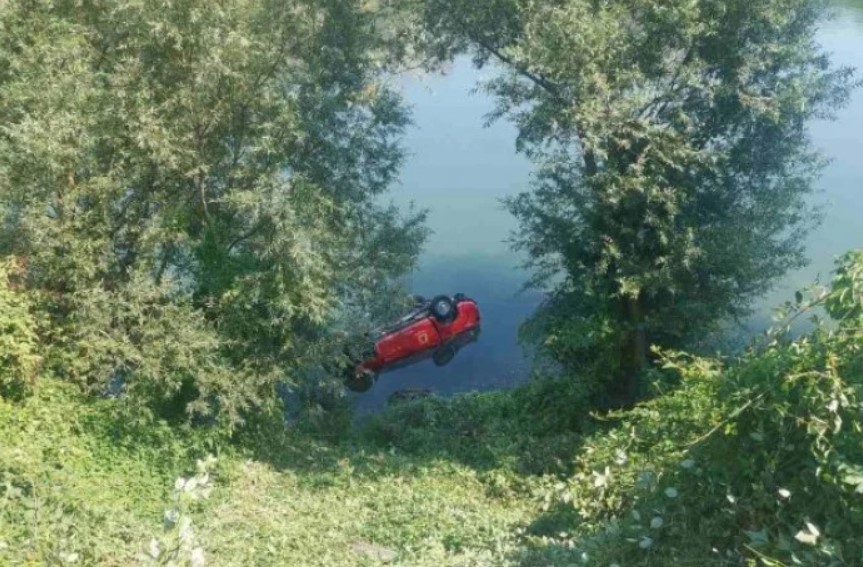 Službeno vozilo Civilne zaštite završilo u Drini