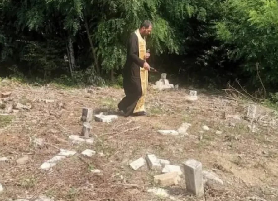 Ko je uništio srpska groblja u Kaknju?