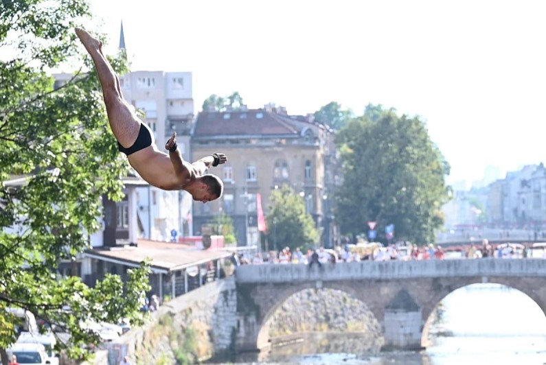 Trofej ide u Banjaluku! Igor Arsenić izdominirao na održanom “Bentbaša Cliff Divingu”