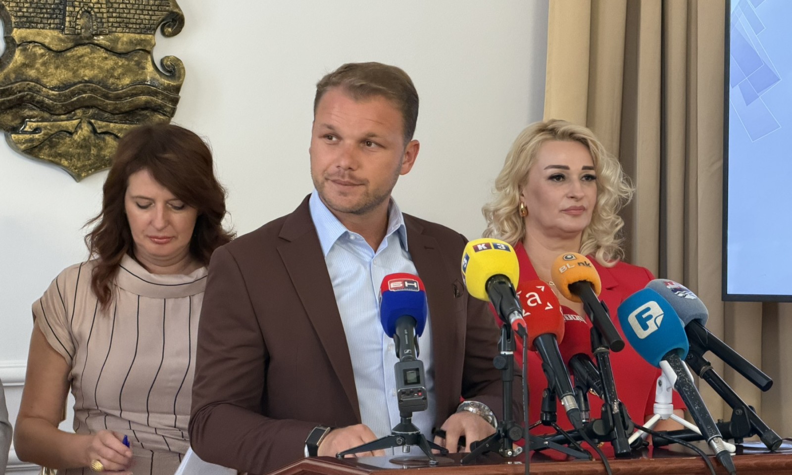 U Dragočaj stiže voda, u grad električni autobusi