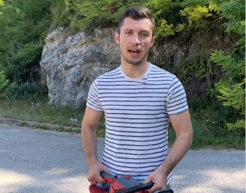 Kresojević sa mještanima orezivao grane oko elektro-mreže: „Ovo je posao Elektrokrajine“