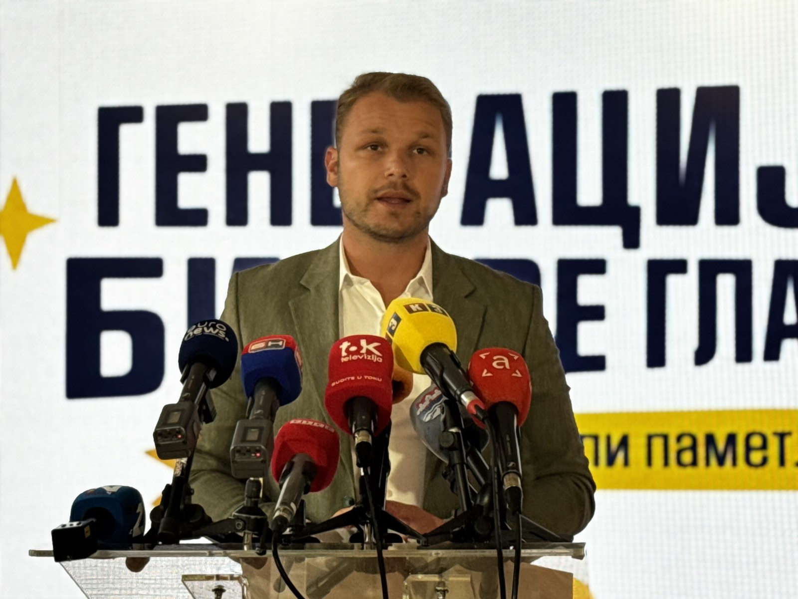 Stanivuković predstavio kampanju “Generacija bistre glave”: Školske uniforme, zdrave užive i druge mjere