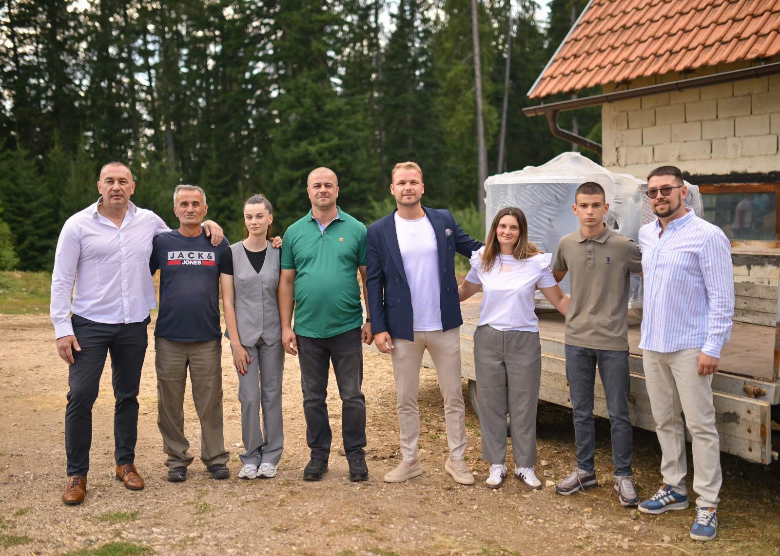 Priča koja grije srce iz Han Pijeska: Draško Stanivuković posjetio vrijednu porodicu Mitrović – Kada rad i trud dobiju zasluženu podršku