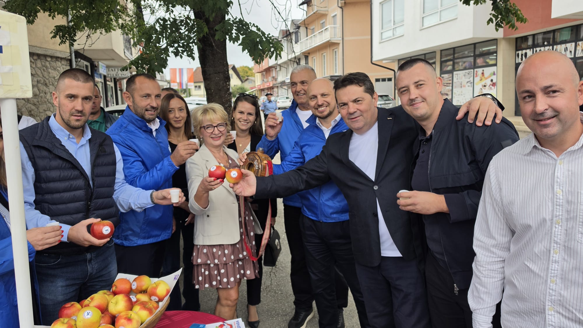 Kandidati Ujedinjene Srpske družili se sa Srpčanima: Niko ne smije da se odrodi od naroda