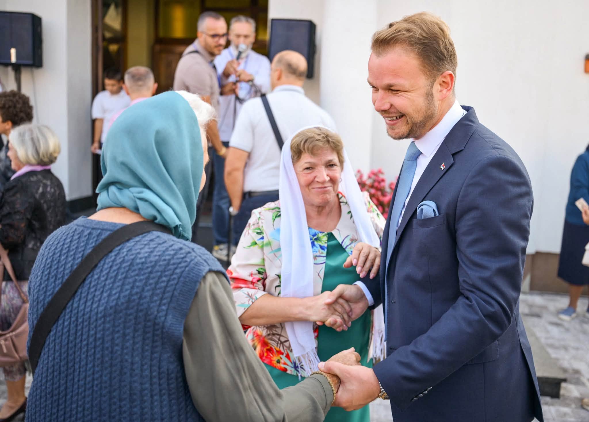 “GRAD BANJAUKA DAO NAJVEĆI DOPRINOS” U Trnu osveštan novoizgrađeni parohijski dom (FOTO)