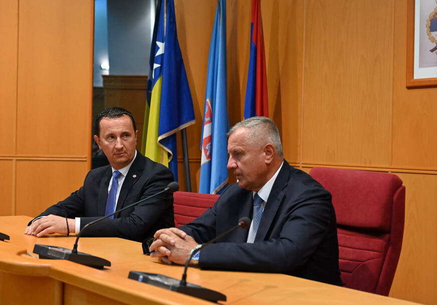 Podrška organizacijama i udruženjima sa područja Hercegovine: Višković potpisao ugovore o dodjeli donacija