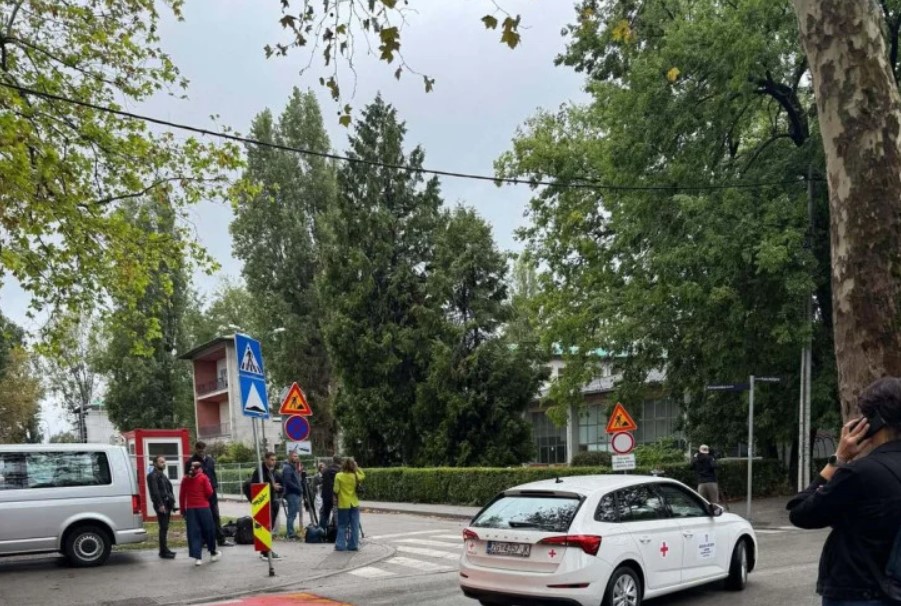 Užas u Zagrebu: Maskirani učenik unio nož u školu, izbo vršnjaka i spremačicu