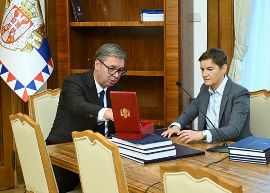 Brnabićeva v.d. predsjednika Srbije, Vučić predao dužnost