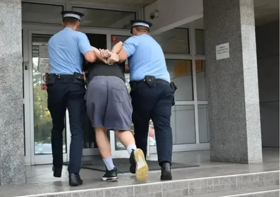 Zbog obljube dvije maloljetnice uhapšeno pet muškaraca u Gradišci!