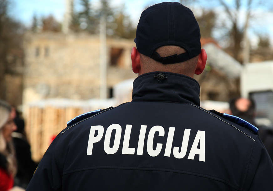 JOŠ JEDAN NAPAD U NIZU U Vogošći krvnički pretučeni otac i sin iz Srbije, potegao se i pištolj