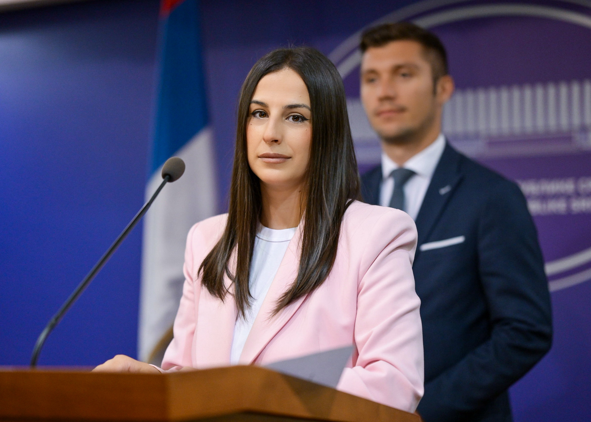 Vukomanović: Ministarstvo ustalo protiv školskih uniformi, a ne stvarnih problema u obrazovanju!