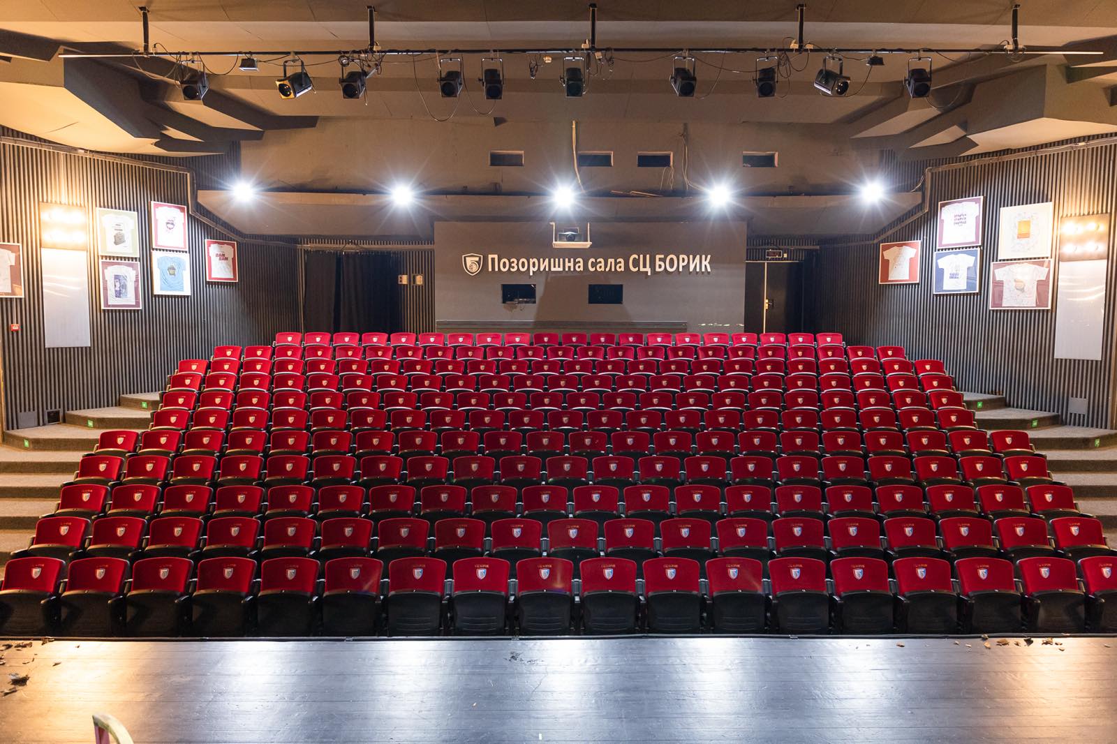 Pozorišna sala SD Obilićevo dobila novo ruho: 233 nova sjedišta, LED rasvjeta i uređena scena