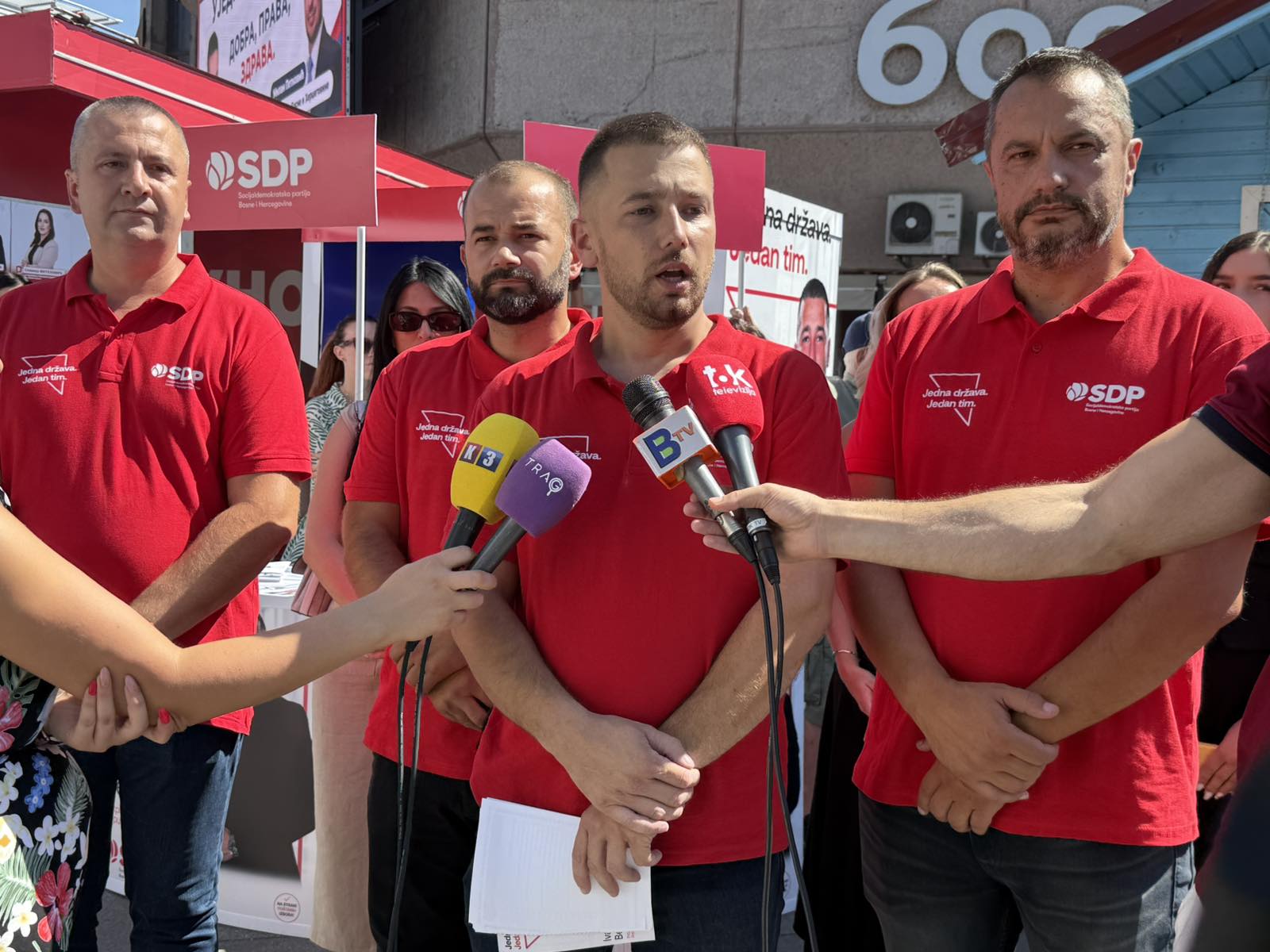 Koalicija za državu i SDP BiH poručuju – Naše rješenje je ostanak mladih, poštenje i zajednička budućnost svih građana (FOTO)