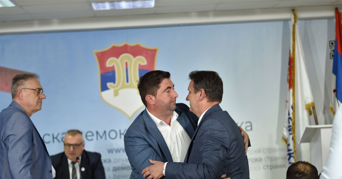 Četiri pitanja razbuktala rat u SDS-u