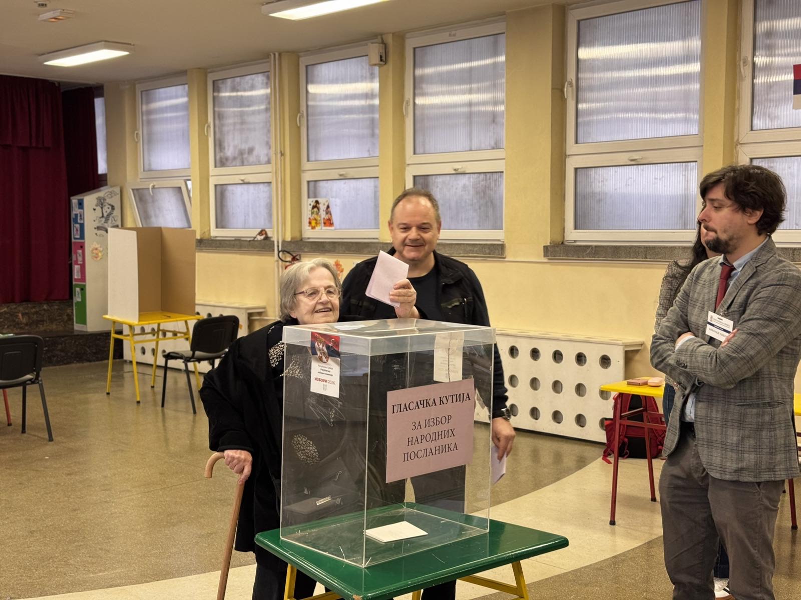 Danas vanredni parlamentarni izbori: Srbija bira 250 poslanika