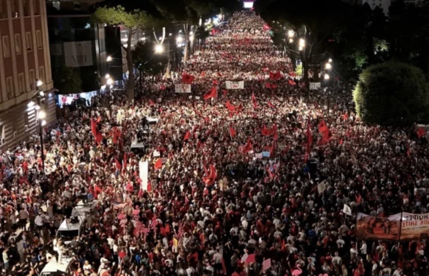U Tirani 26 osoba zbrinuto zbog povreda tokom protesta