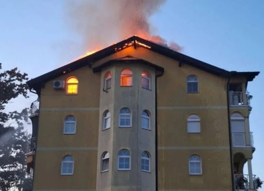 Detalji požara u Srpcu: Povrijeđena dva vatrogasca, izgorjela dva stana