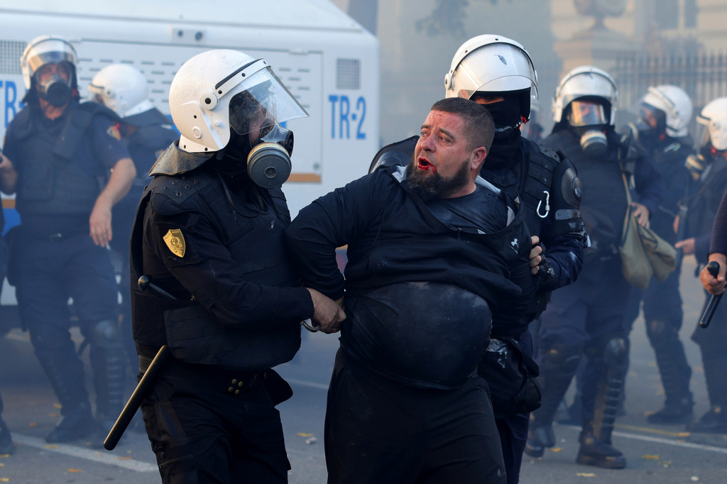 Demonstracije u Tirani prerasle u sukob, više povrijeđenih i privedenih